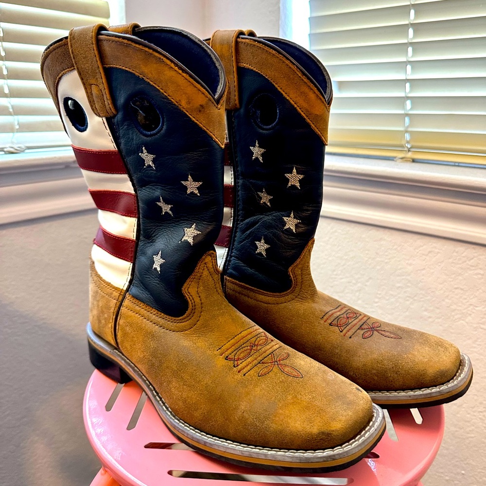 Big boy cowboy boots, good condition, worn to a wedding once.
